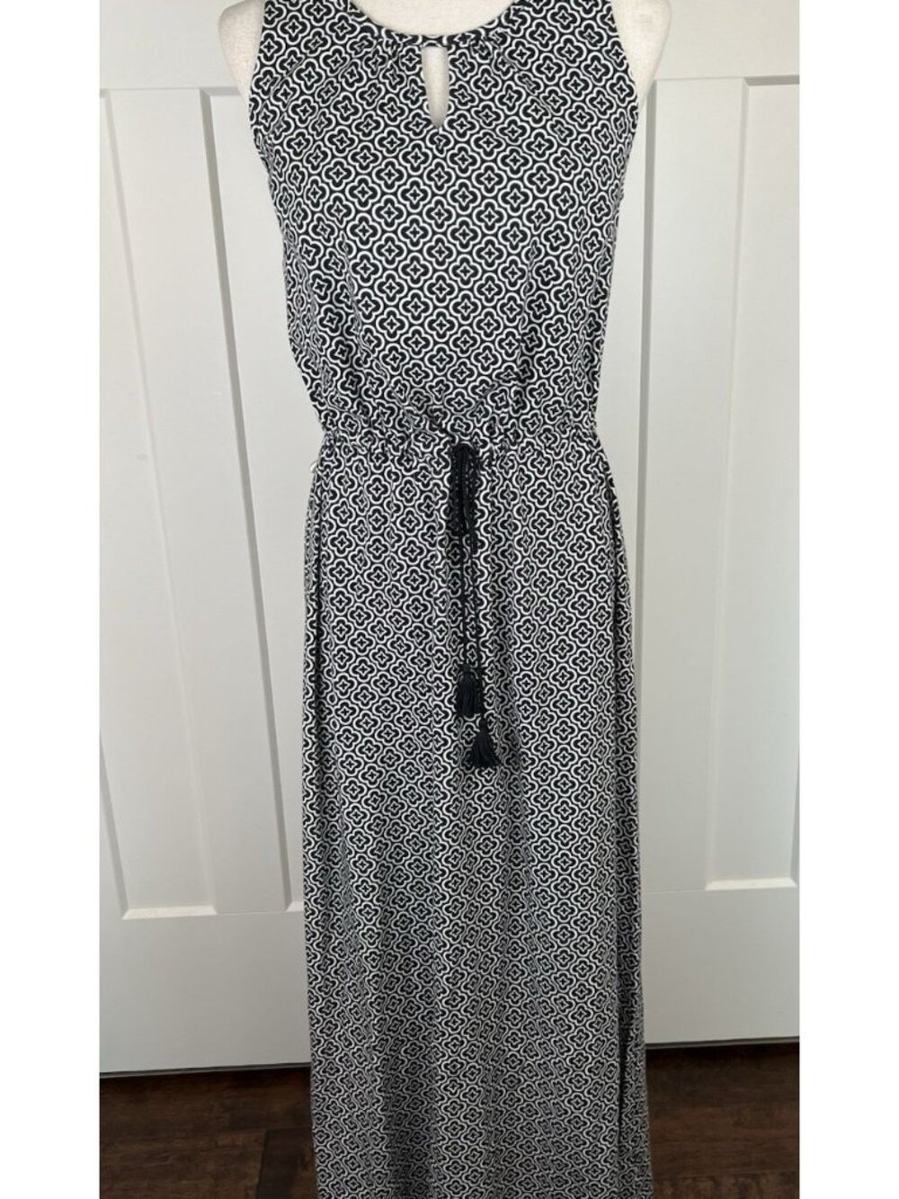 Talbots Maxi Dress Med Black White Geometric Sleeveless Keyhole Drawstring Waist